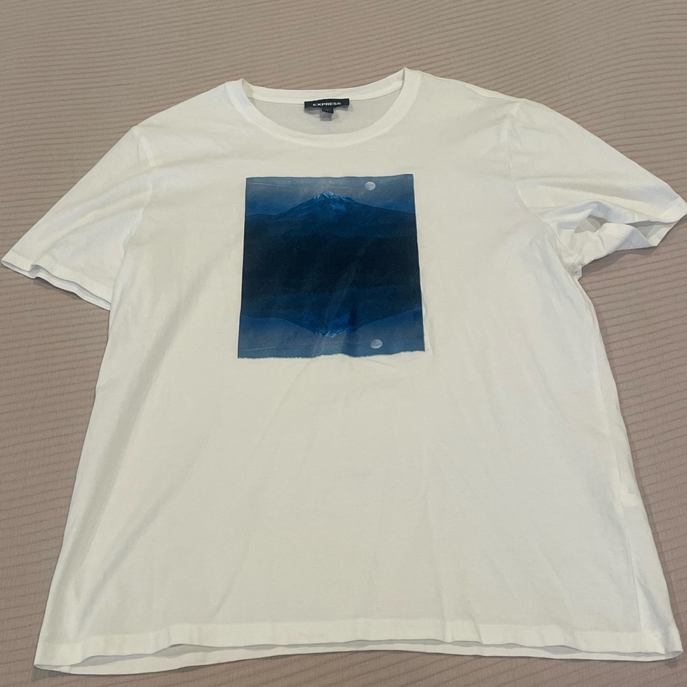 Men’s graphic t